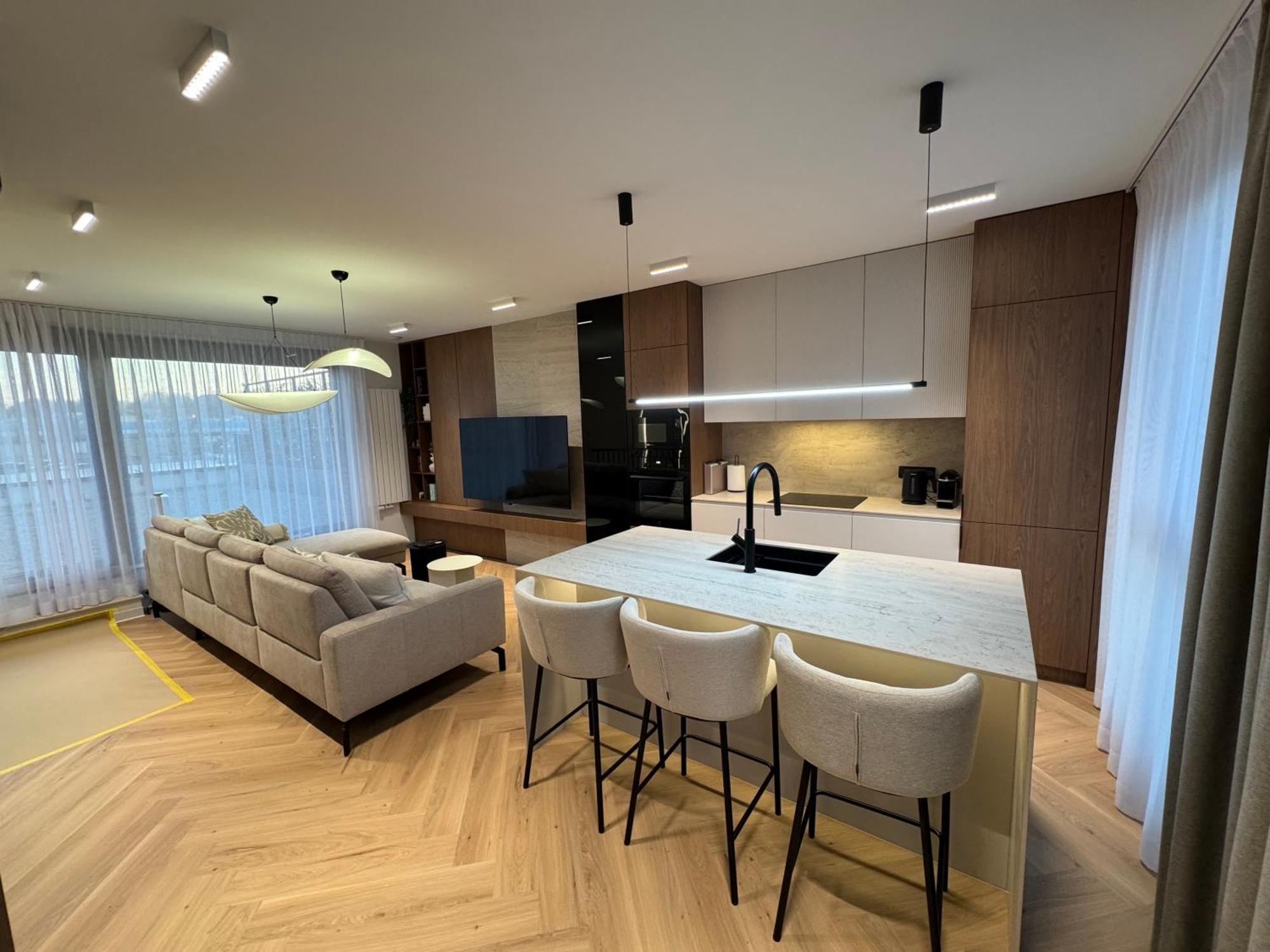 Luxury Penthouse With Large Terrace Apartament